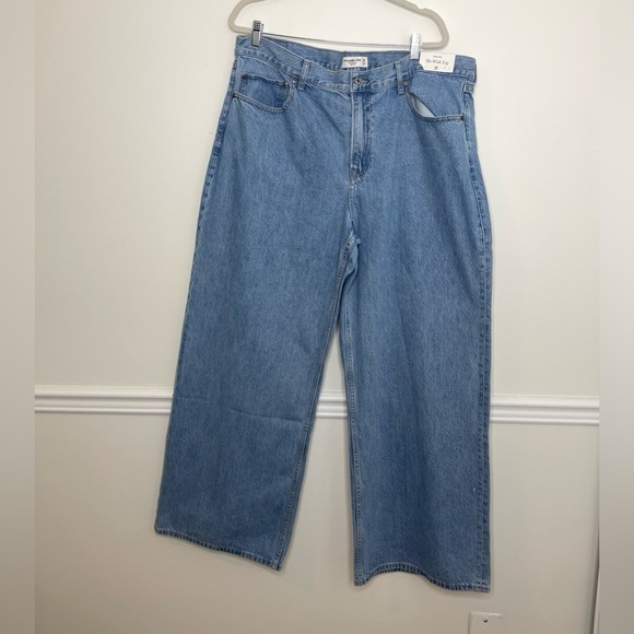 NWT A&F High Rise Wide Leg Jean Medium Wash 34 Long - Picture 4 of 15